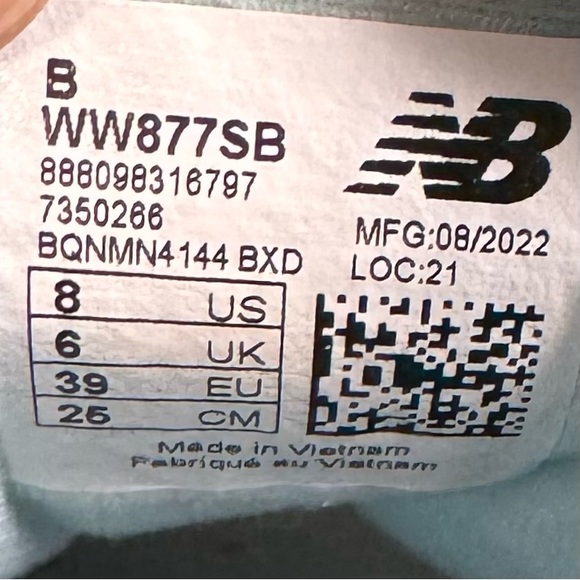 New Balance 877 Womens Size 8.0 D / WW877SB Walking Shoes Silver Suede - Picture 7 of 7